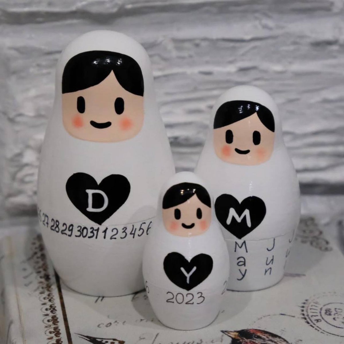 AEVVVHOME's tweet photo. Wooden Desk Calendar Russian Nesting Dolls Set of 3 pcs - Hand Painted Russian Dolls as Perpetual Calendar for Desk Decor - Reusable Office Calendar 

on Amazon: https://t.co/vPnv9gnr5c https://t.co/rZG0cUIih4