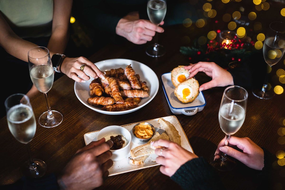 Bell_Inn's tweet photo. Christmas is for sharing… our festive sharers land this week including a vegan baked cheese! 🧀 https://t.co/DlYQSvbtd4