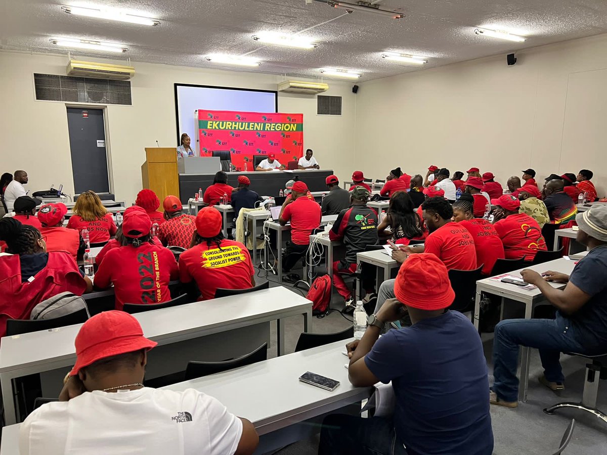 EFFGautengProv's tweet photo. 🚨In Picture 🚨
Joint EFF Governance Task Unit(GTU) of Johannesburg And Ekurhuleni Regions seating. Chairperson Nkululeko Dunga facilitating the proceedings. The EFF is ready to govern. https://t.co/LROn6fvsRB