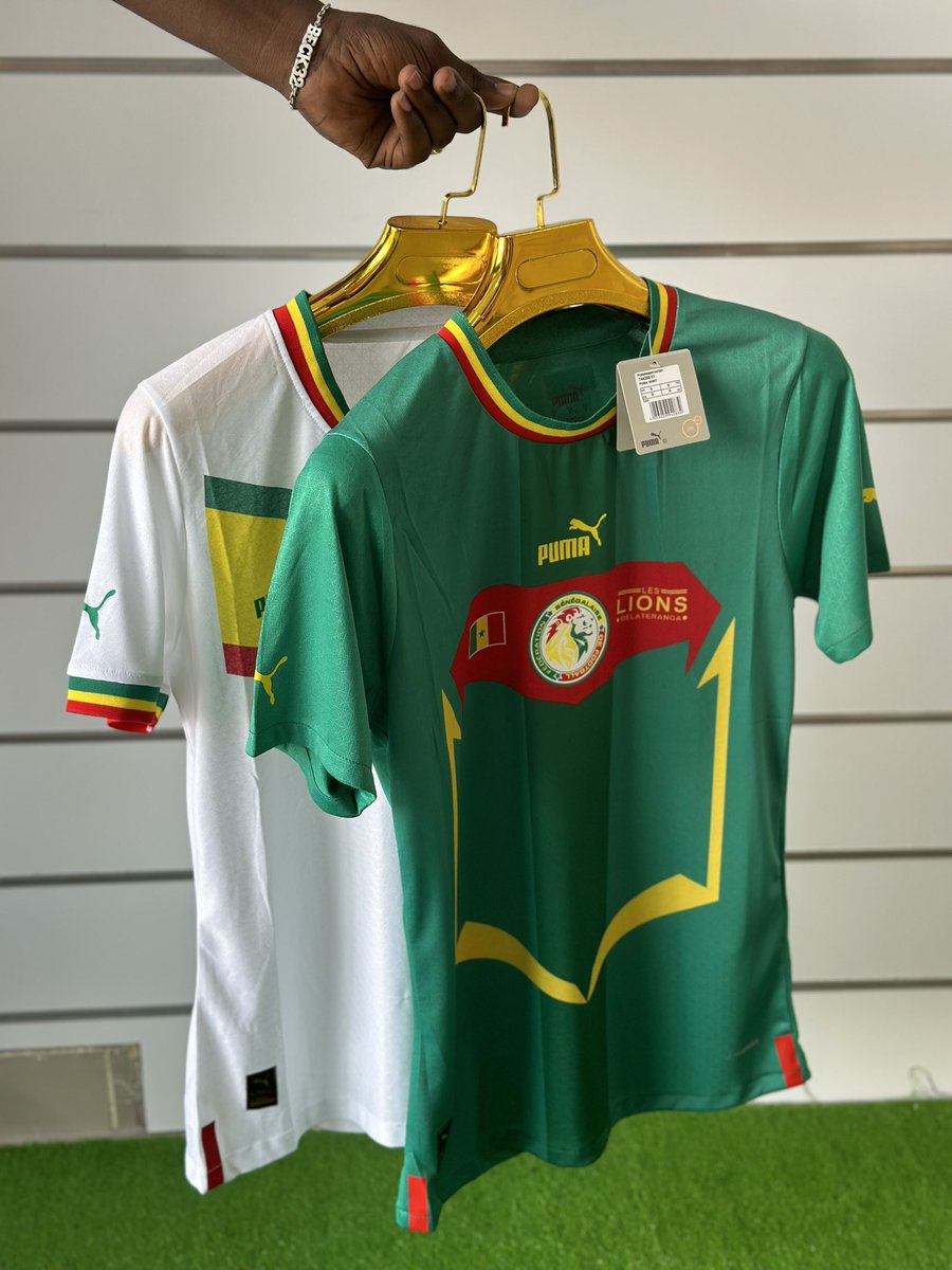 Beck32Apple's tweet photo. 🚨 Jeu concours ! 

5 Maillots Sénégal 🇸🇳 à gagner ! 

Pour participer : 

- Follow @Beck32Apple 

- Rt + Fav + quote ce tweet 

TAS : Vendredi 22h ( 5 Vainqueurs ) inshAllah..!! 

Bonne chance à tous 🙏🏾♥️

#MankoWutiNdamli 
#coupedumonde2022 https://t.co/7M9q9jsDhc