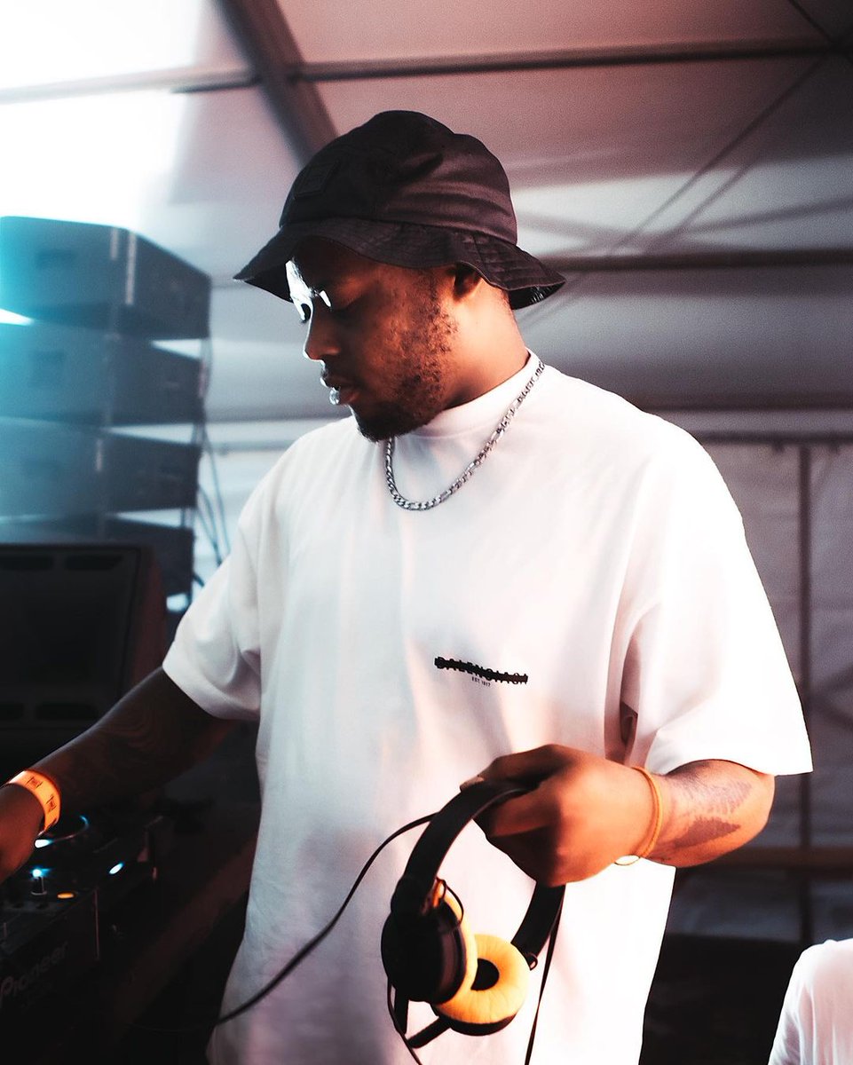 thecloudexp_za's tweet photo. @kelvinMomo_ is that the date for the album👀😭🔥🔥🔥 https://t.co/p0xlZ61DpN