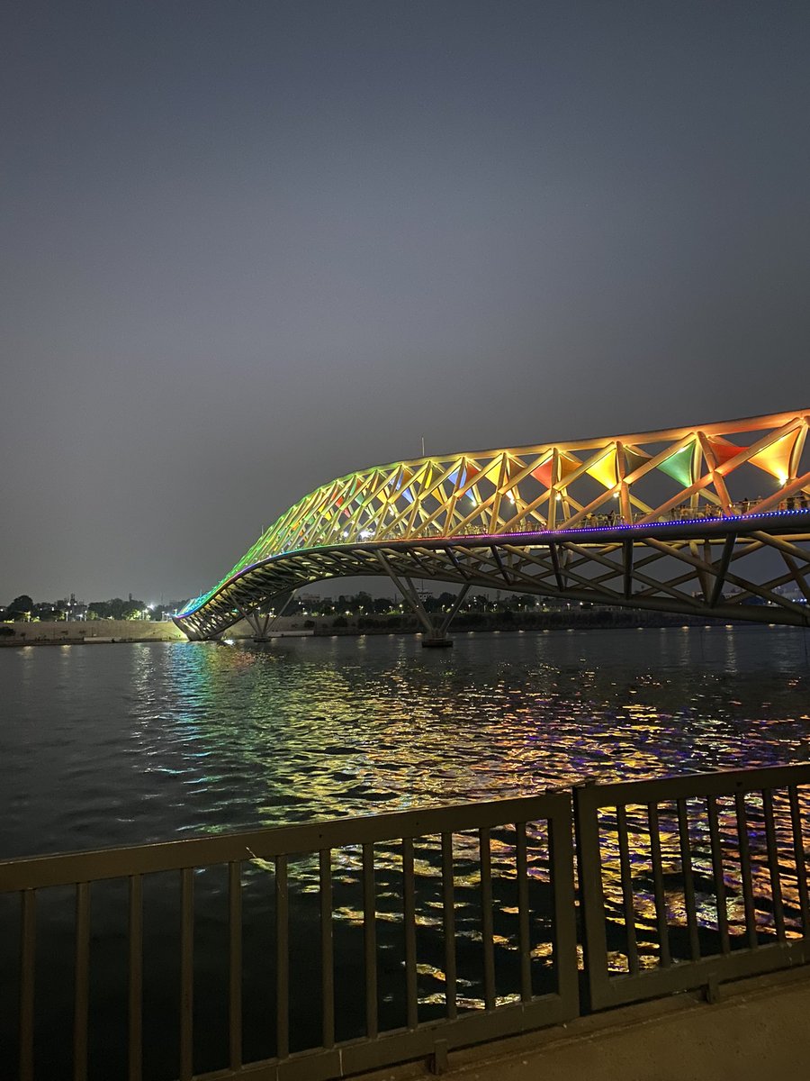 arpingajjar's tweet photo. Today's Top story: Ahmedabad Headlines  @kumarmanish9: 'Getting High on Booze at @SRFDCL Sabarmati Riverfront 😝

@eChaiVentures #echaiSocial with @ridebooz ( get high on mobility ) 

Entrepreneurship chat on chai at ri… https://t.co/jCvSxoEFx7, see more https://t.co/b3Pwg8ZlO4