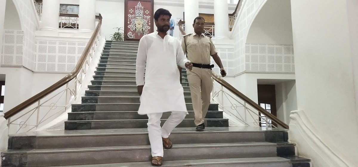 Sandeep_Saurav_'s tweet photo. आज सामान्य प्रशासन विभाग के प्रधान सचिव बी. राजेंदर से अनियोजित कार्यपालक सहायकों के नियोजन के सवाल पर विस्तृत बातचीत हुई। प्रधान सचिव ने इस संबंध में बेल्ट्रॉन चेयरमैन से मीटिंग कर बचे हुए अनियोजित कार्यपालक सहायकों के नियोजन के लिए 1 महीने के भीतर रास्ता निकालने की बात कही। https://t.co/N38YRzyfYt