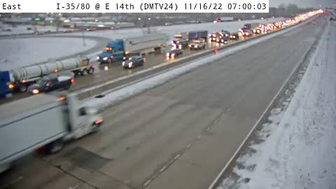 JSydejkoKCCI's tweet photo. Driving this morning continues to be a mess. Multiple crashes are causing slowdowns across the metro and central Iowa. Refreeze and a fresh coating of snow have created very slick conditions across #Iowa with roads being reported as slick to partially covered
#iawx #iadot https://t.co/achmWAZWZm