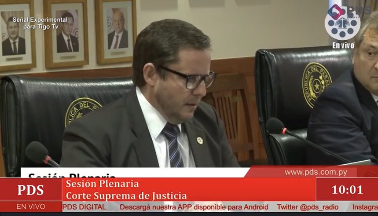pds_radio's tweet photo. #PlenoCSJ A propuesta del ministro Alberto Martínez Simón, la Corte designó al juez Hugo Garcete como nuevo integrante del Tribunal de Apelación Civil 1ª Sala.
📌Se impuso a Antonia López, una de las camaristas que reguló USD 4 millones en honorarios para los abogados de Messer. https://t.co/ECaUZNj2rl