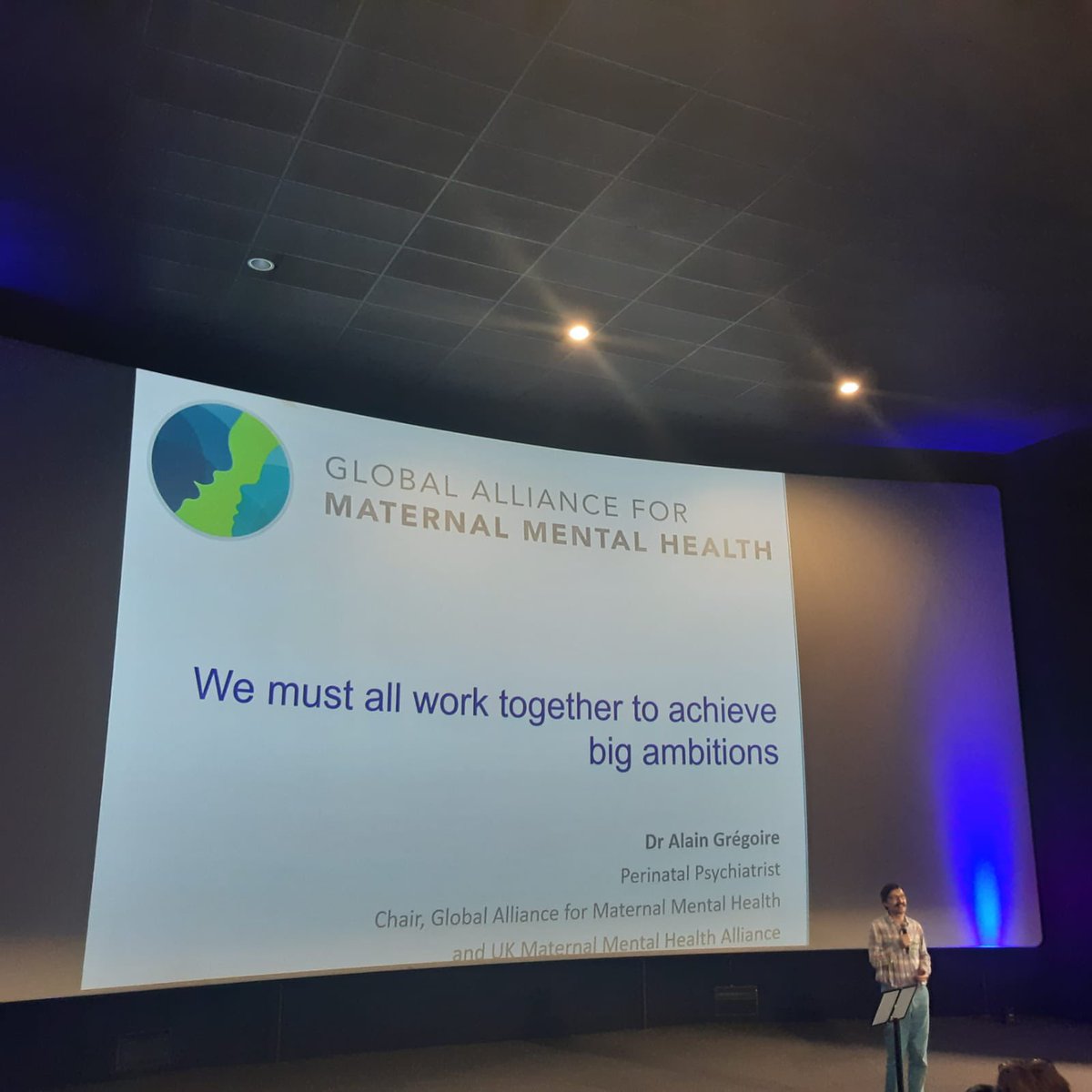SanteM_EPSMlmCC's tweet photo. Conférence finale du projet européen Path dont le CCOMS est partenaire à Anvers sur la #santémentale périnatale. Introduction par S McGannan et presentation par le Dr A Grégoire, Président de l'Alliance mondiale pour la #santémentale maternelle #2SeasPATH https://t.co/32nztaAaxw