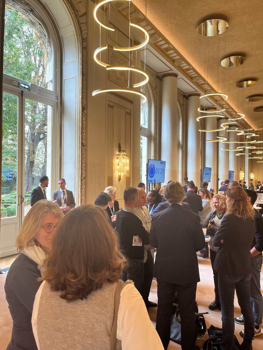 CCI_78's tweet photo. #BoostEvent, l'événement business des réseaux 
@CCI_Paris_IdF
 en images ⬇️
Merci à tous nos intervenants d'avoir animé cette matinée 🎙️
Merci à toutes nos entreprises participantes de s'être déplacées !
Un beau moment d'échange et de convivialité 🍸 https://t.co/ktVXG1wIpM