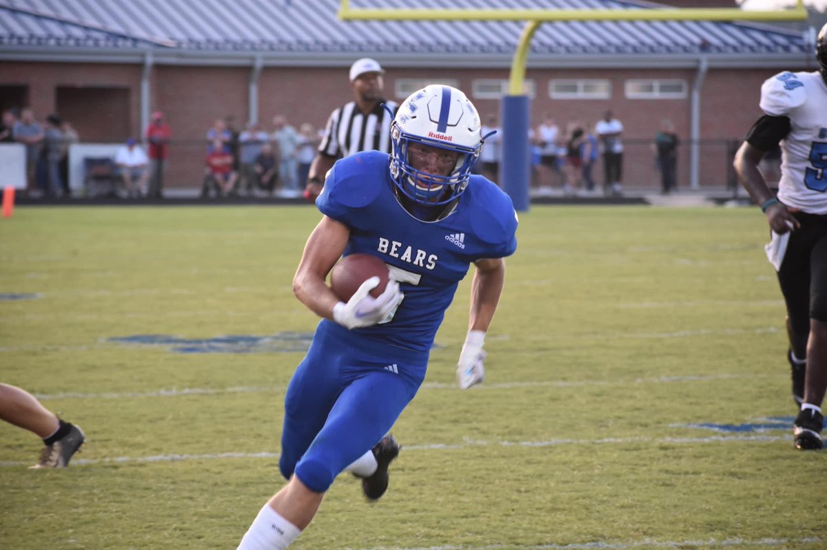 TheSCden's tweet photo. Congratulations to Camden Cardwell for being named 2022 KFCA Class 4A District 3 player of the year!!! @coach_marksbury #GoBears https://t.co/yNHCKyNxds