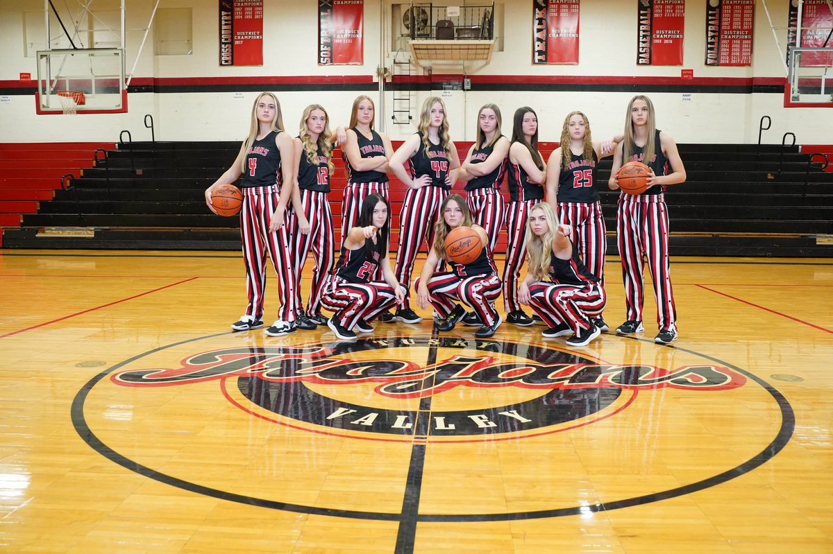TVLadyHoops's tweet photo. Less than one week until opening night! Can’t Wait!
11-22-22.  6pm/7:30pm #wearetuskyvalley https://t.co/5Y0JS5tppX