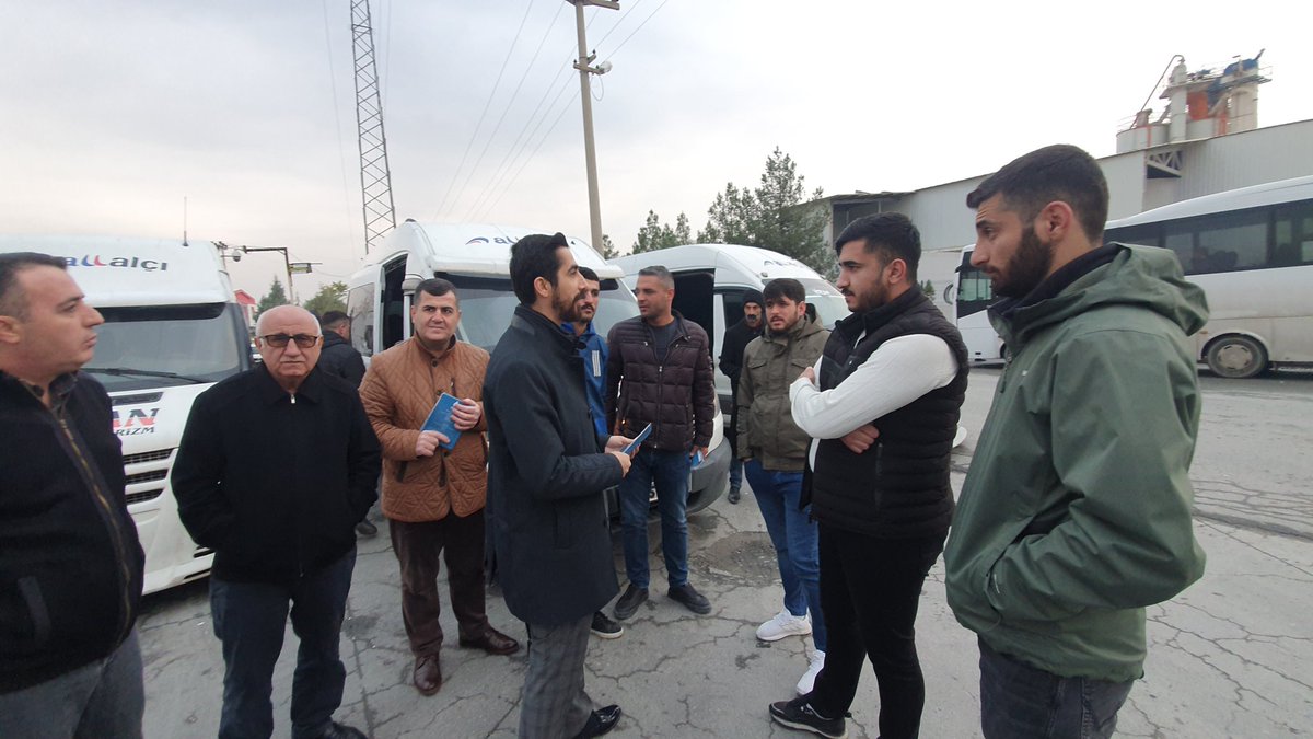 batmandadeva's tweet photo. İl Başkanımız Melik Müjdeci, parti heyeti ile Batman Organize Sanayi Bölgesi'ndeki çalışanlar ile bir araya geliyor. 

@mujdeci_melik https://t.co/gCF8Qd6qdv