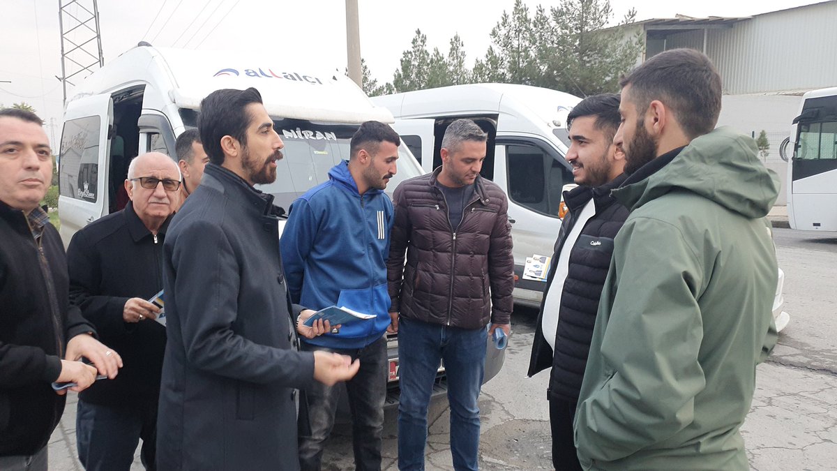 batmandadeva's tweet photo. İl Başkanımız Melik Müjdeci, parti heyeti ile Batman Organize Sanayi Bölgesi'ndeki çalışanlar ile bir araya geliyor. 

@mujdeci_melik https://t.co/gCF8Qd6qdv