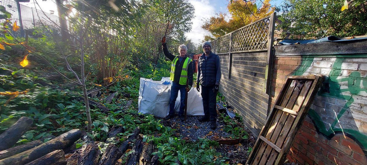We've been at the <a href="/WestburyBNR/">Friends of Westbury Banks Nature Reserve (⧖)</a> for their #WestburyWednesday  We've started clearing the site to the North of the Reserve in preparation for the next stage of development and leaving the site ready for <a href="/ggharingey/">GoodGym Haringey</a> who'll continue with the work this eve #NeighboursHelpingNeighbours