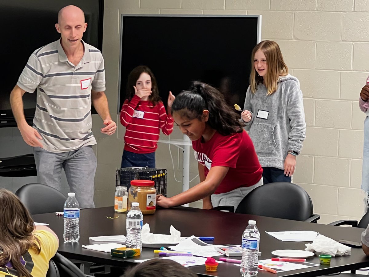 Thanks to all the students who came out to November Science Slices! We had a great evening learning about mockingbirds!
