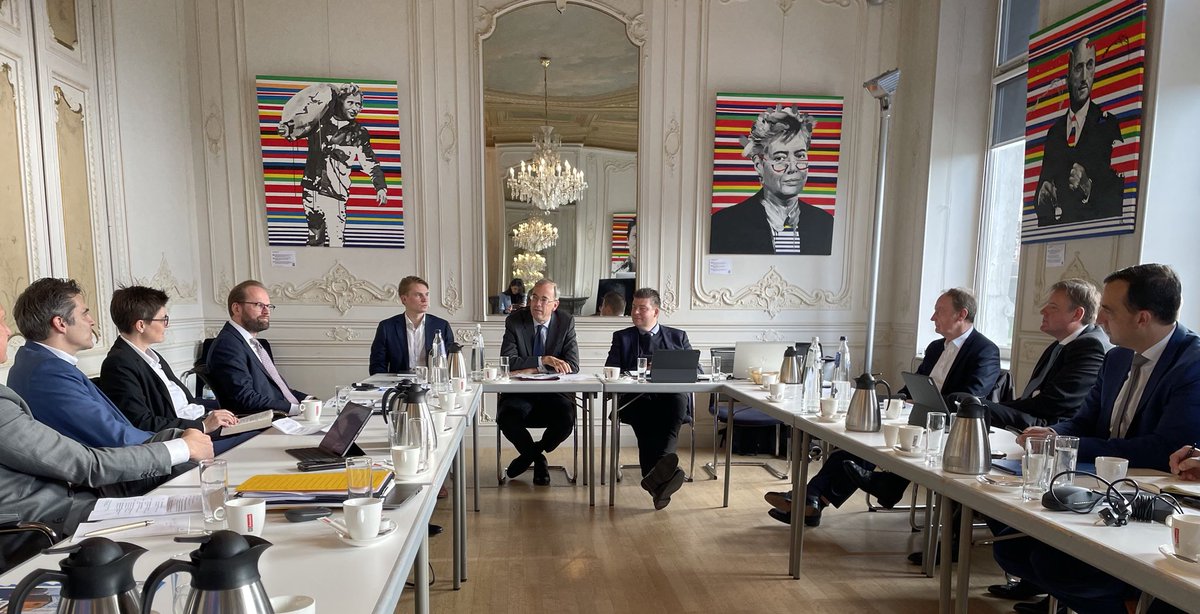 #Finanzplatz #Hamburg on Tour - Delegationsreise von ⁦<a href="/FHH_FB/">FinanzbehördeHamburg</a>⁩ ⁦<a href="/hkhamburg/">Handelskammer Hamburg</a>⁩ ⁦@finanzplatz_hh⁩ nach Brüssel - gute Gespräche im #HanseOffice u.a. mit ⁦<a href="/svenja_hahn/">Svenja Hahn MdEP</a>⁩ ⁦<a href="/RasmusAndresen/">Rasmus Andresen 🇪🇺🏳️‍🌈🇺🇦</a>⁩ ⁦@Schuster_MdEP⁩ ⁦<a href="/EU_Commission/">European Commission</a>⁩ ⁦<a href="/ecb/">European Central Bank</a>⁩