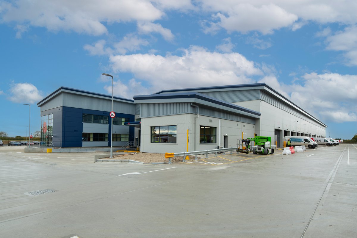lhlgroup's tweet photo. Practical Completion has been achieved at Northminster Business Park #York for the new @DPDgroup_news unit. 
It's been a pleasure to work as Employer's Agent and Quantity Surveyor for @northminstergb. 
@LindumGroup @lhlgroup https://t.co/rx2npPTjfM