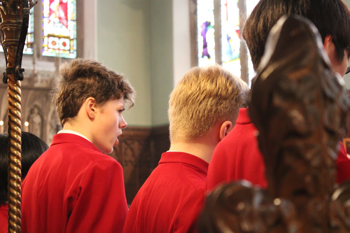 SECMusicSchool's tweet photo. Happy St Edmund's Day! Absolutely outstanding singing from the Schola Cantorum today to celebrate our patron: 'Let all the World in Every Corner Sing' by Vaughn Williams, 
@VWFndnv two fabulous Psalm settings by Colin Mawby and the St Edmund's Mass by our DoM 
@Jamesrwoodhall https://t.co/X4rC1oIXCG