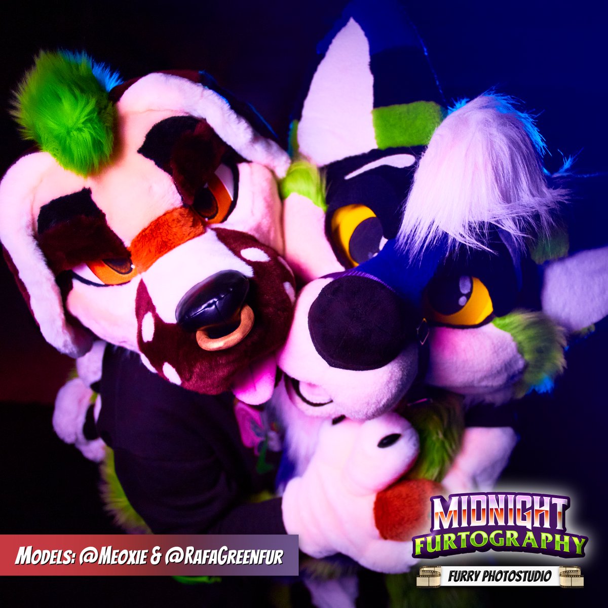 We also know how to treat big dogs 😈
🐾 <a href="/Meoxie/">Max / Meoxie</a> &amp; <a href="/RafaGreenfur/">rafagreenfur.bsky.social</a> 

📸 We are OPEN for fursuit photography commissions.
➡️ See pinned tweet!