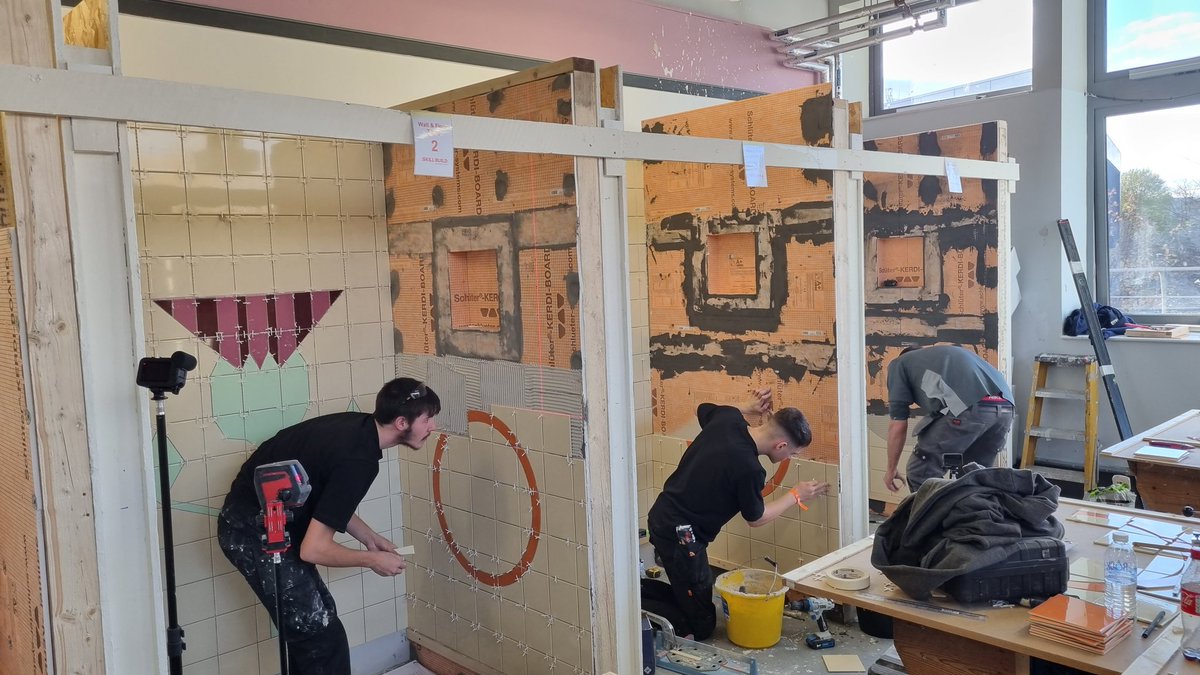 leftydoran's tweet photo. Day 2 a Skillbuild UK finals, pressure is building but they are on target....4hrs left today @srcchat @WeAre_LCB @CofGCollege @CAVC @CITB_UK @citbni @worldskillsuk @NC_Nicobond @BALtiling @SchluterSystems @tileassociation https://t.co/w1QJv1t15S