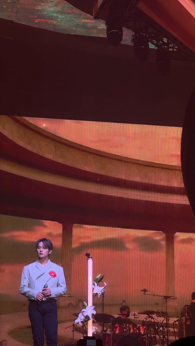 carameljavachi1's tweet photo. #LeeKnow #리노 https://t.co/H8o41Bfbhj