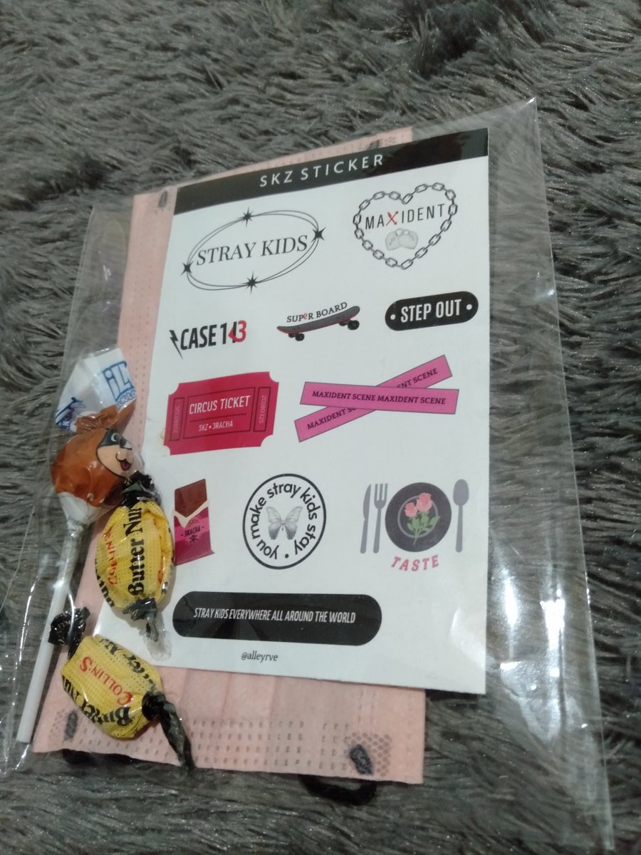 kukiipang's tweet photo. Thank you freebies nya kaakk ❣️ @alleyrve https://t.co/ltkeZA7HQ6