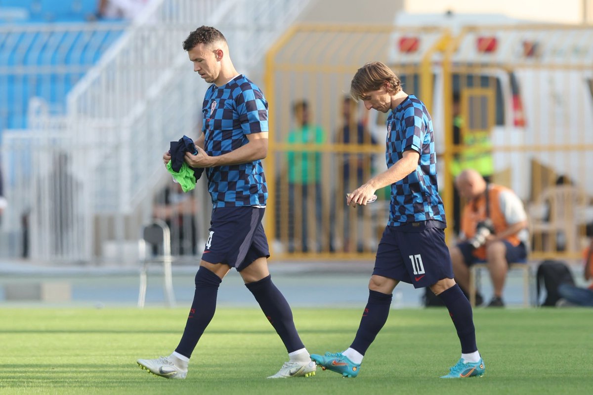i3merz's tweet photo. Modric , Perisic
#KSACRO https://t.co/vTc4tDS5um