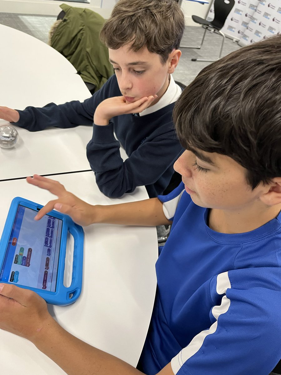 valleygardensnt's tweet image. @NU_Foundation  for a hands on stem experience learning about careers and what STEM is. #vgmscomputing #vgmsdt #stem #vgmsmaths