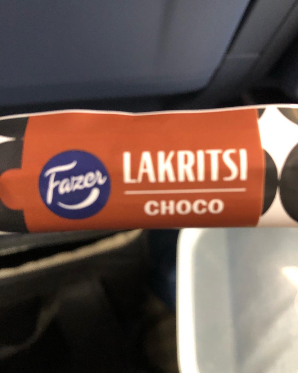 So beim Zugfahren ist ja gut Lakritz naschen 😋

#Lakritz #drop #Lakrids #Lakrits #Lakkris #licorice #liquorice #regaliz #reglisse #licoricelove #liquoricelove #licoricelovers #liquoricelovers