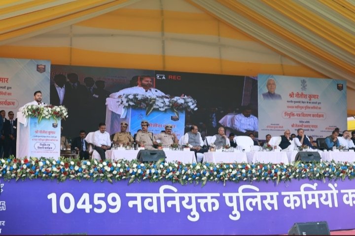 VIKASHK42785685's tweet photo. कुछ तो बिहार के वर्तमान सरकार से सीखो झारखण्ड सरकार !
बिहार में  BPSC, BSSC, दारोगा, पुलिस, शिक्षक व अन्य नियुक्तियां लागातर जारी है और झारखण्ड में केवल नियुक्ति नियमावली का खेल जारी है, और ओ भी ऐसा नियुक्ति नियमावली जो कोर्ट में चैलेंज हो जा रहा है।
@HemantSorenJMM
@yourBabulal https://t.co/mSp1iyzKIJ