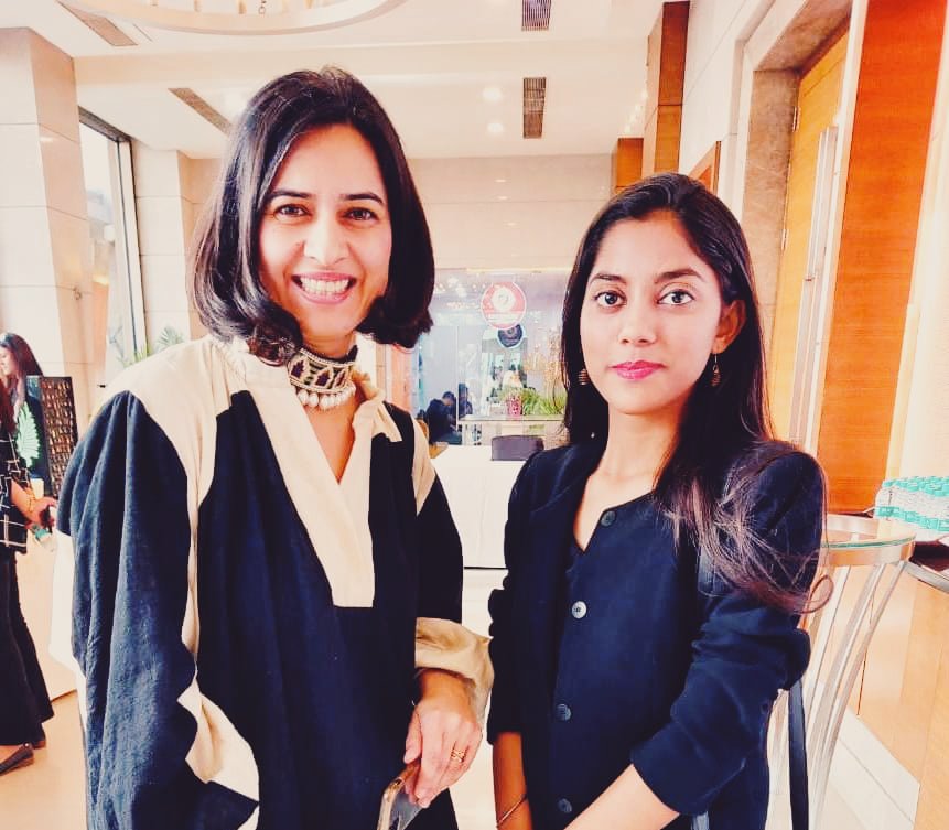 Mahimavaish1's tweet photo. @SheThePeople What a power packed inspirational event. 👏
One with the most generous and gorgeous lady @shailichopra.❤... Had a wonderful day at 
#DigitalWomenAwards @Charvi_Kathuria https://t.co/lQMKW82Y4A