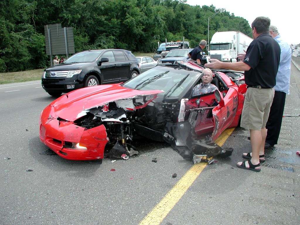 BigBill1978_'s tweet photo. Had a little accident last night, turns out beer and 18 wheelers don't mix. There goes my birthday present 🥲 https://t.co/gQxU3lQYmN