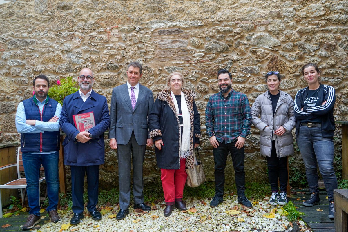 ¡Ya queda menos para conocer a los ganadores de #TapasPicadillo! 

Hoy el concejal, <a href="/JiBorrego/">Juan I. Borrego Vázquez</a>, el gerente del Consorcio, Moisés Jorge Naranjo, y el jurado profesional estuvieron con los finalistas para degustar sus tapas antes del veredicto final.

#VisitCoruna #SaboreaACoruña