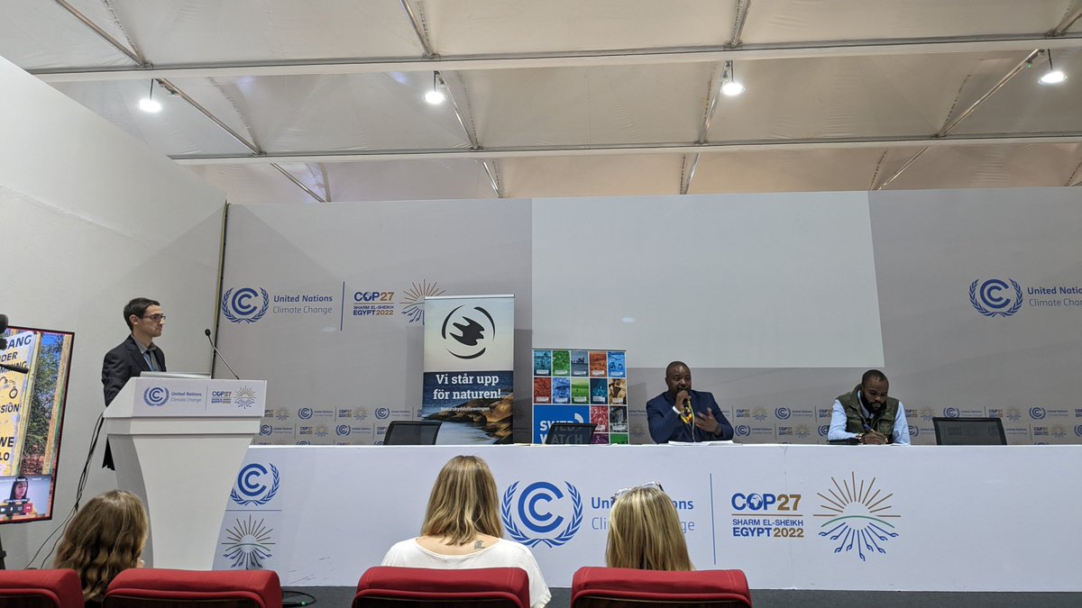 Now, a panel on lessons learned on social & environmental justice in Africa. From @ThaboSibeko9: 'Applications are open for [coal and mine] developers… regardless of the adverse effect on climate change.” How can SA move forward in a cleaner way? #AlyciaGoesToCOP #COP27