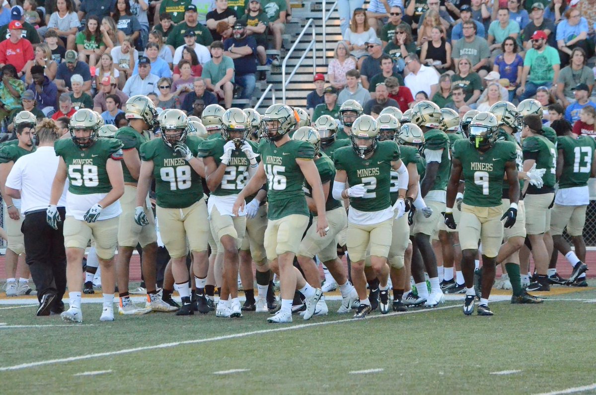 Who wants to be apart of this gameday atmosphere? Looking for class of 23’ STEM majors and juco transfers to come in and compete. #Rolladise #PickAxeTakeNames⛏