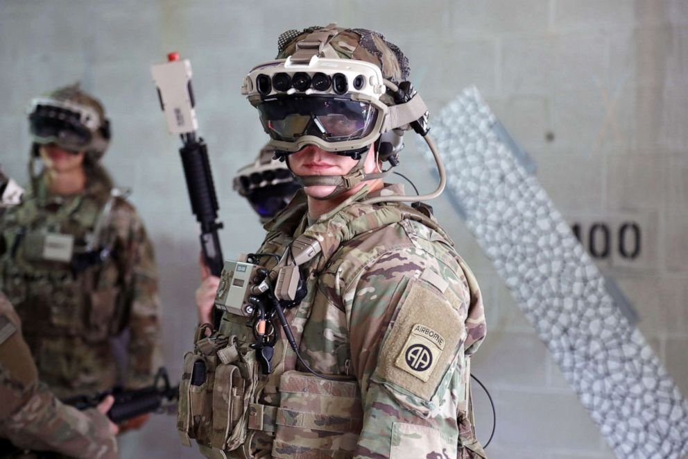 pagarbaXR's tweet photo. How IVAS Goggles are Changing the way Soldiers Train – The US military has always been at the cutting edge of technology. In recent years, one of the most exciting developments in military technology has been the emergence of augmented reality.... https://t.co/VHQYcKza2D https://t.co/qlGddF8NIf