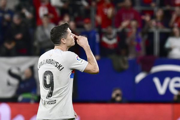 jotajordi13's tweet photo. Tocarte la nariz es sanción de 3 partidos.
En rueda de prensa decir q se inventan los penaltis no pasa nada.

Bienvenidos a la Liga manipulada en contra del Barça y a favor del Madrid.
Lo de siempre. 🏴‍☠️ https://t.co/GXh4hbh8uc