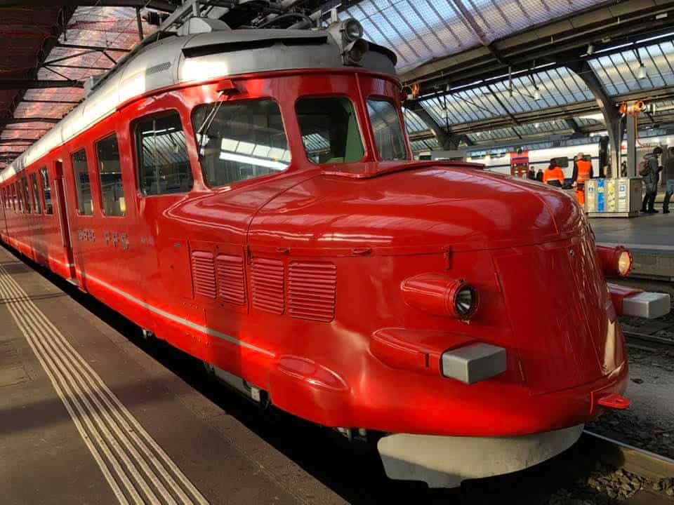 NewInZurich's tweet photo. Looking for a very special birthday or anniversary experience? How about #brunch on the historic #ChurchillRedArrow #train. A wonderful roundtrip from #Zurich. Find out more: https://t.co/ExG7UoX0eT
#switzerland #swiss #swisstrains @railinfo_sbb #sbb @1000Switzerland #schweiz https://t.co/re93cRl7h5