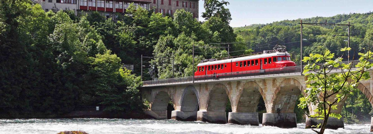 NewInZurich's tweet photo. Looking for a very special birthday or anniversary experience? How about #brunch on the historic #ChurchillRedArrow #train. A wonderful roundtrip from #Zurich. Find out more: https://t.co/ExG7UoX0eT
#switzerland #swiss #swisstrains @railinfo_sbb #sbb @1000Switzerland #schweiz https://t.co/re93cRl7h5