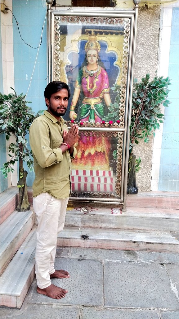 vimalvarman6's tweet photo. பெங்களூர் வன்னியகுலக்ஷத்ரியர்களின் தாய் திரெளபதி தரிசனம்.

திகளர்பேட்டை, பெங்களூர். https://t.co/6wequ8jgHI