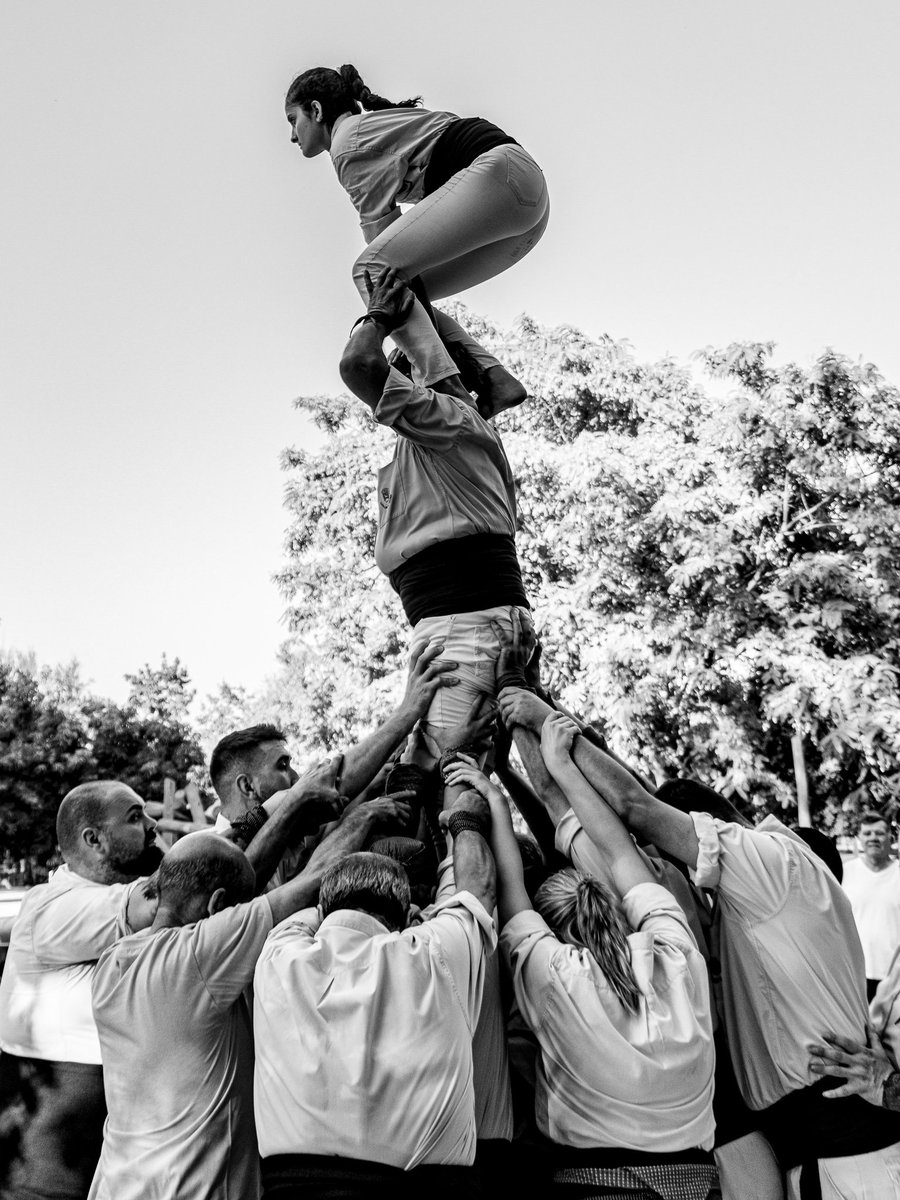 Avui, 16 de novembre, fa 12 anys que la <a href="/UNESCO/">UNESCO 🏛️ #Education #Sciences #Culture 🇺🇳</a> va incloure els castells a la Llista Representativa del Patrimoni Cultural Immaterial de la Humanitat. Força, equilibri, valor i seny! 💙

#castells #castellers #patrimonicultural #tradicio #cultura #unesco #santako #santacoloma