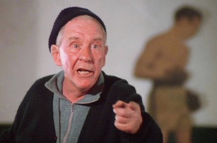 tuchojurnet13's tweet photo. [mini HILO ✍️🏽] Un día como hoy, pero de 1907, nacía en Cleveland Mickey Goldmill, exboxeador profesional, que adquirió reconocimiento masivo como entrenador del doble campeón mundial pesado Rocky Balboa 🥊🇺🇸 
Si te gusta el hilo, se agradece el RT 🙏🏽🔁 https://t.co/Mtzt1oPrnC