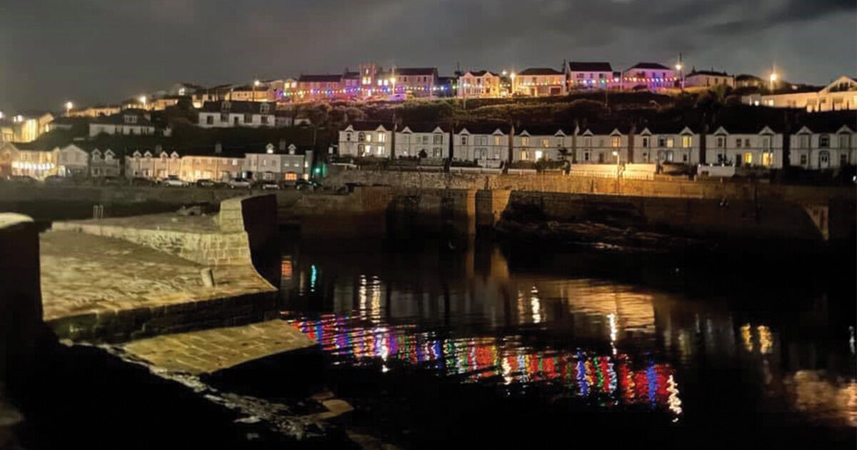 With Christmas fast approaching, prepare for the festivities with Prolite’s range of Polycarbonate 1.5W LED Coloured Golf Balls. These look fantastic on festoon lighting! Check out these photos taken last year along the harbour Porthleven, Cornwall #christmas2022 #festoonlighting