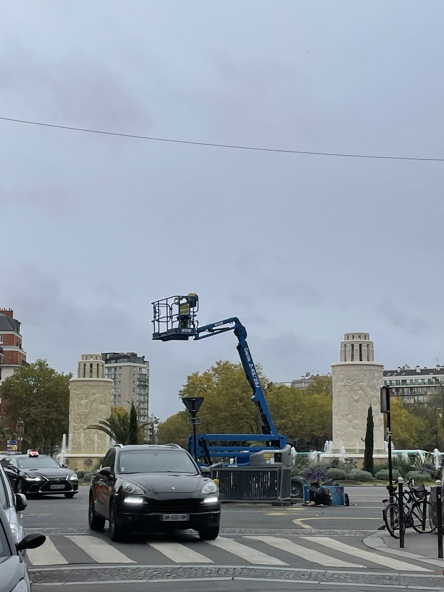 GHerrnberger's tweet image. Avec Hugues Leclercq directeur de l’accompagnement  à l’@EcoleAFASEC nous avons parlé #reconversion pour les professionnels des #courseshippiques avec Sport Excellence Reconversion. Car au delà d’#attirer et #fidéliser notre mission est de #developper, aussi en préparant l’après