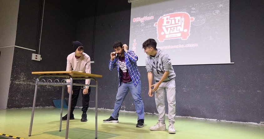 Ins4Cantons's tweet photo. Ciència, experiments, dilemes ètics i molt d'humor amb @BigVanCiencia. #4ESO #2BATX https://t.co/F06Z6lxOkS