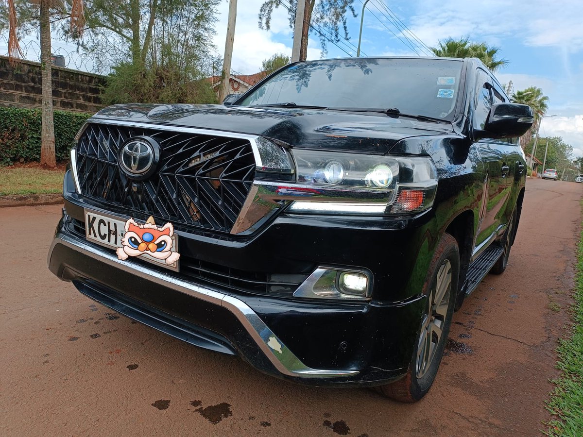 fayeekoi's tweet photo. Landcruiser V8
KCH, 2010, Facelifted
*PETROL*
*NO SUNROOF*
7 Seater, Leather Interior, Powered Seats, Steering Controls, Android Radio
Clean, Accident Free, Ready Logbook Buy and Drive
*Quick Deal, Quick Deal 3,700,000 Now Now ,call 0728166070 https://t.co/R6fui69mck