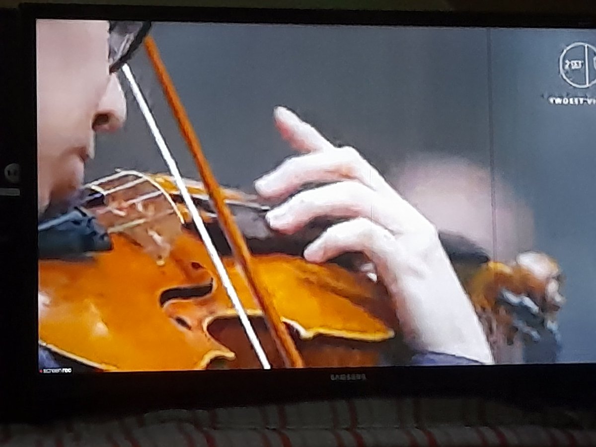 smooth_rosin's tweet photo. ACK! I LITERALLY CRIED AT ANDANTE???? MY GOD I BECAME EMOTIONAL BRETT PLAYED IT SO WELL AND SO FEELSY LIKE BRO??? 😭😭😭
#twoset4mil #2set4mil @TwoSetViolin https://t.co/OJ2XXvgRDj