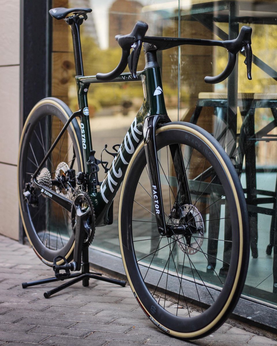 365rider's tweet photo. Somos distribuidores oficiales de @factorbikes y estamos en proceso de montaje de una Factor Ostro V.A.M. en verde ¿De qué color elegirías la tuya?

#ostrovam #carbonbike #FactorOSTRO #Factorbikes #BlackInc #isolescc #NeverStatusQuo https://t.co/o3rN5iUBxe