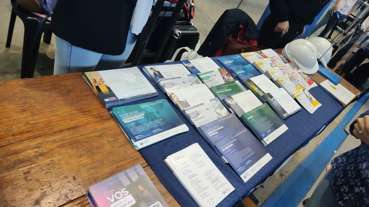 FIUFASTA's tweet photo. #AHORA la Facultad de Ingeniería presente en el programa ''Despertar Vocación" que apunta a acercar a jóvenes de entre 15 y 19 años al mundo de la tecnología y la industria del conocimiento. 
➡️¡Hay tiempo para pasar por el Polideportivo hasta las 15 hs! https://t.co/6GtnziO0ue