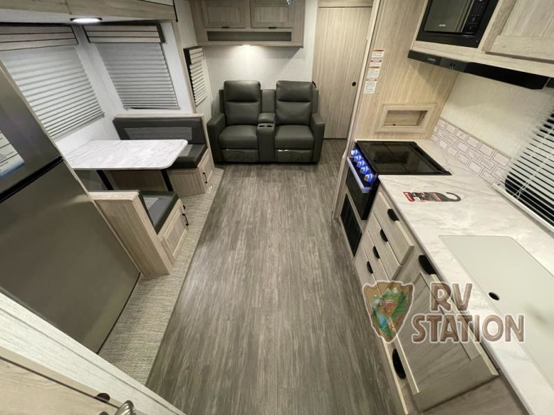 RVStationKaty's tweet photo. The world is your oyster, the perfect time to explore is NOW! Seek adventure in this New 2022 Cruiser Shadow Cruiser 277BHS. ➡️ https://t.co/WPMgPxGrnS
#RV #ShadowCruiser #TravelTrailer #CamperLife #OptOutside #Explore #Adventure #HomeOnTheRoad #goRVing #CampBetter #RVing https://t.co/HGMuyVgDs3
