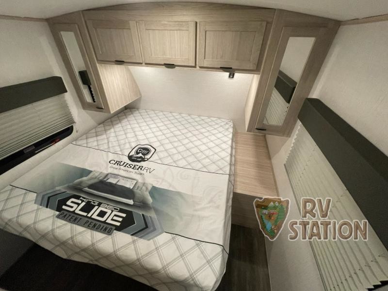 RVStationKaty's tweet photo. The world is your oyster, the perfect time to explore is NOW! Seek adventure in this New 2022 Cruiser Shadow Cruiser 277BHS. ➡️ https://t.co/WPMgPxGrnS
#RV #ShadowCruiser #TravelTrailer #CamperLife #OptOutside #Explore #Adventure #HomeOnTheRoad #goRVing #CampBetter #RVing https://t.co/HGMuyVgDs3