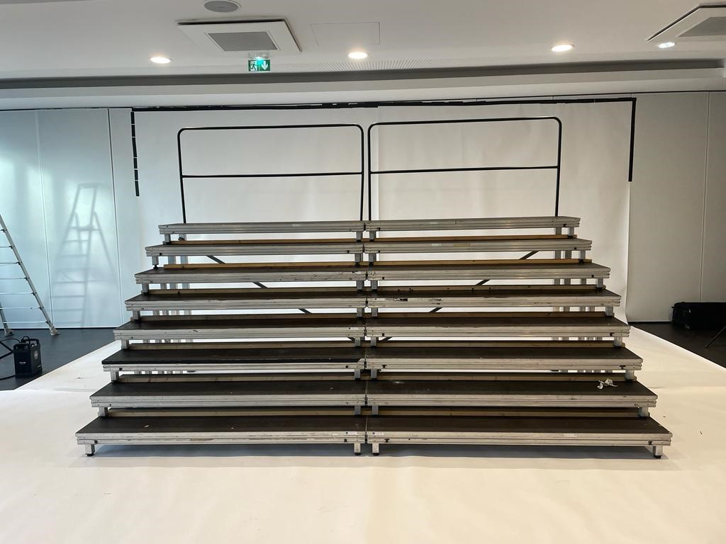 CES_AS's tweet photo. Comme il y a 4 ans, nous avons installé à Clairefontaine le podium photo pour l’équipe de France.

#podium #praticable #escalier #podiumescalier #podiumphoto #foot #football #fff https://t.co/fz914liIWg